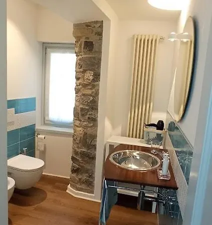 Casa Aurelia, * 포그나나 라리오